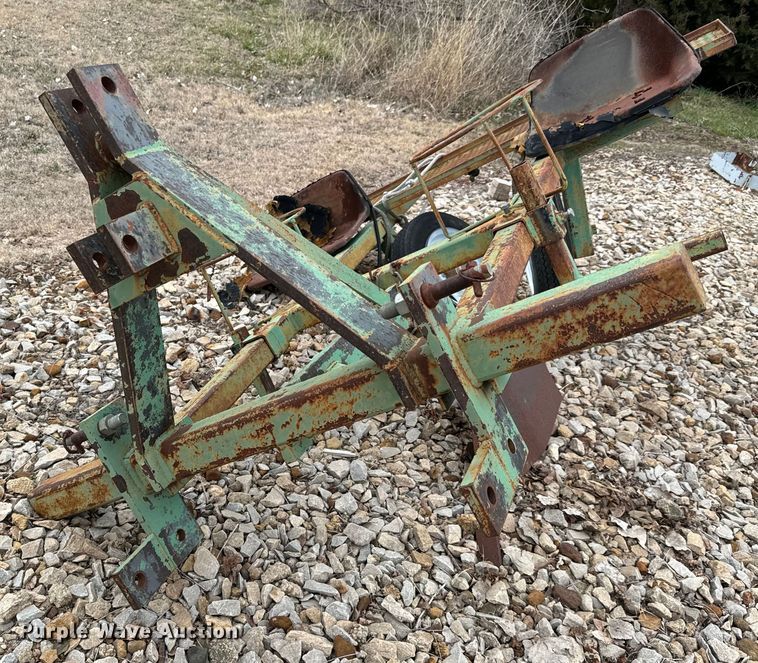 image for item NH9006 Tillage equipment 