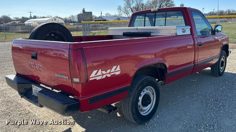 image for item NH9016 1990 GMC Sierra K1500 pickup truck
