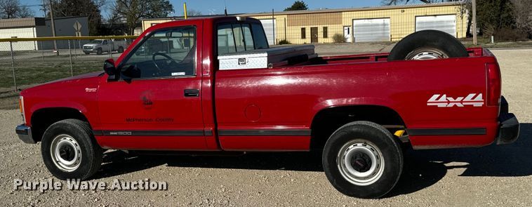 image for item NH9016 1990 GMC Sierra K1500 pickup truck