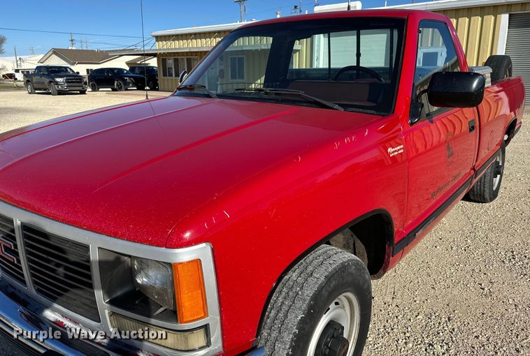 image for item NH9016 1990 GMC Sierra K1500 pickup truck