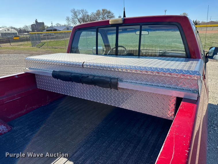 image for item NH9016 1990 GMC Sierra K1500 pickup truck