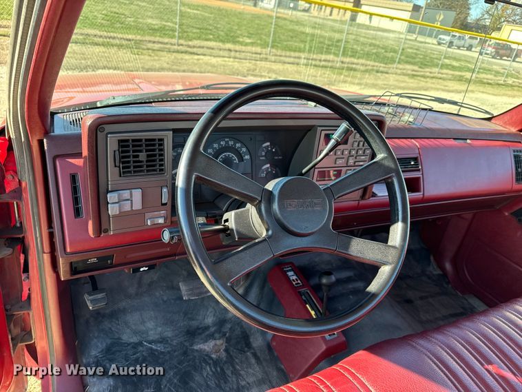image for item NH9016 1990 GMC Sierra K1500 pickup truck