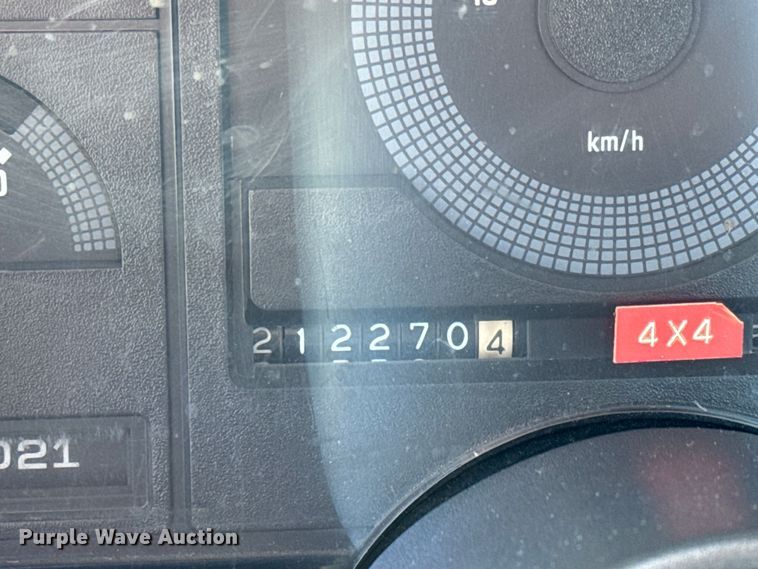 image for item NH9016 1990 GMC Sierra K1500 pickup truck