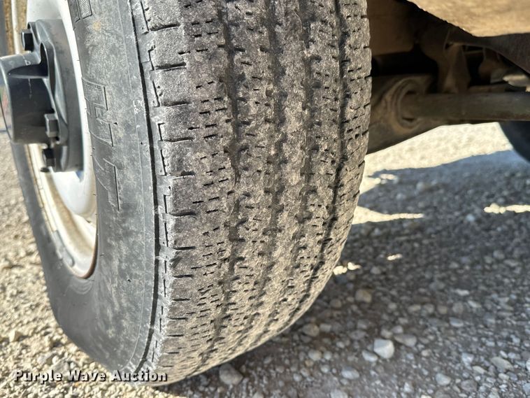 image for item NH9016 1990 GMC Sierra K1500 pickup truck