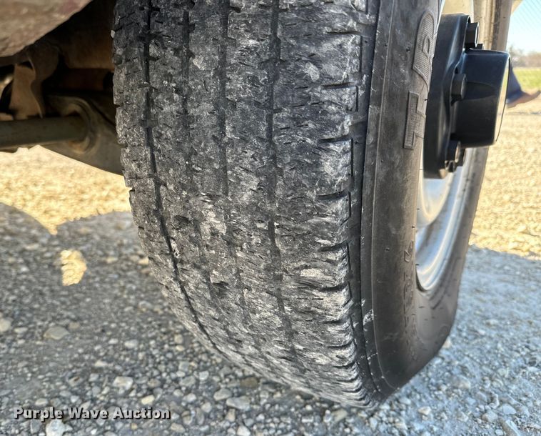 image for item NH9016 1990 GMC Sierra K1500 pickup truck