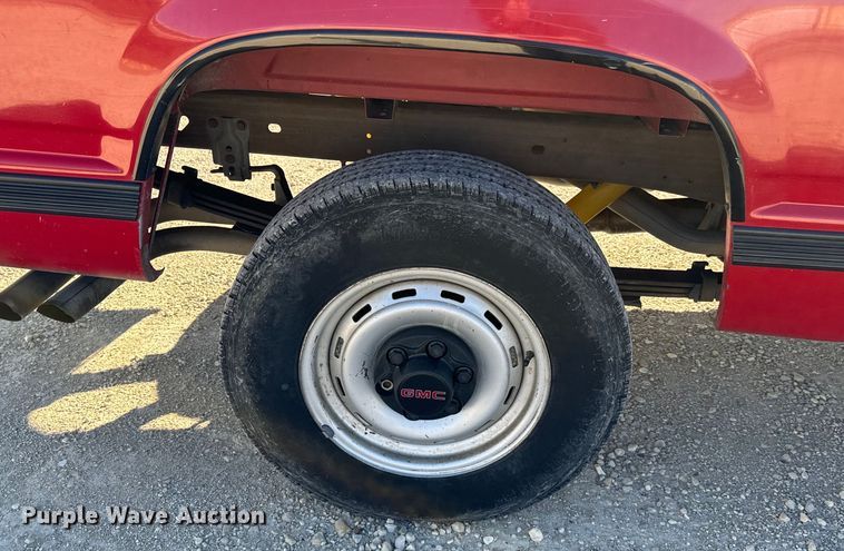 image for item NH9016 1990 GMC Sierra K1500 pickup truck