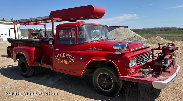 image for item NH9046 1961 International Harvester  C-132 pumper fire truck