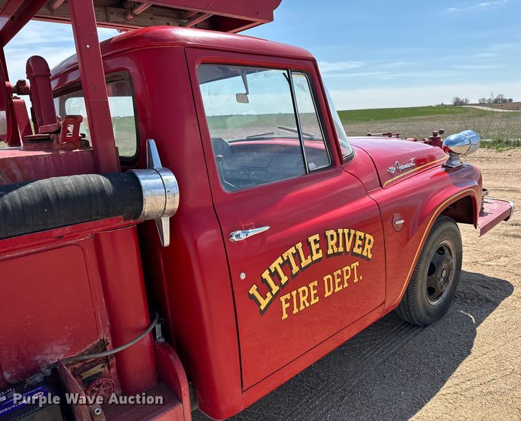 image for item NH9046 1961 International Harvester  C-132 pumper fire truck