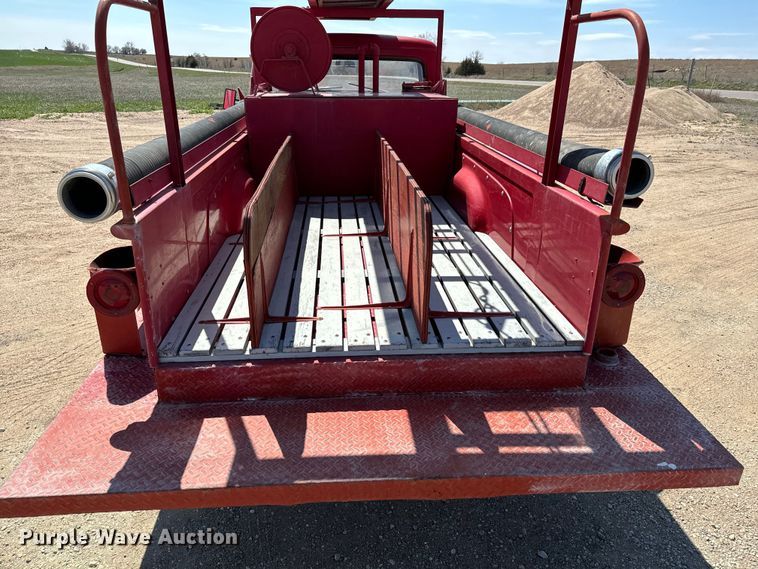 image for item NH9046 1961 International Harvester  C-132 pumper fire truck