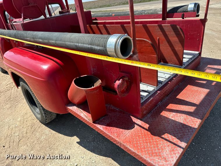 image for item NH9046 1961 International Harvester  C-132 pumper fire truck