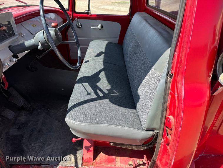 image for item NH9046 1961 International Harvester  C-132 pumper fire truck