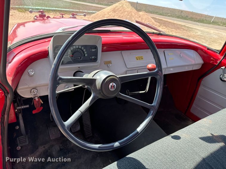 image for item NH9046 1961 International Harvester  C-132 pumper fire truck