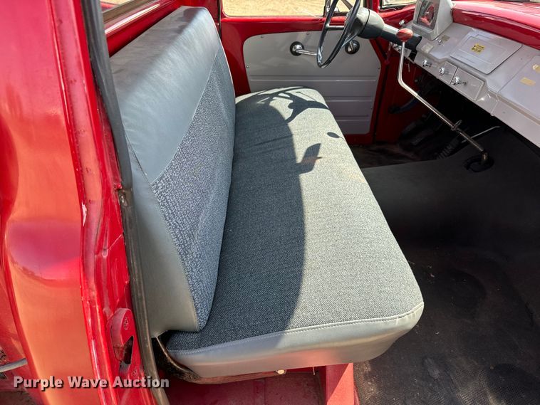 image for item NH9046 1961 International Harvester  C-132 pumper fire truck