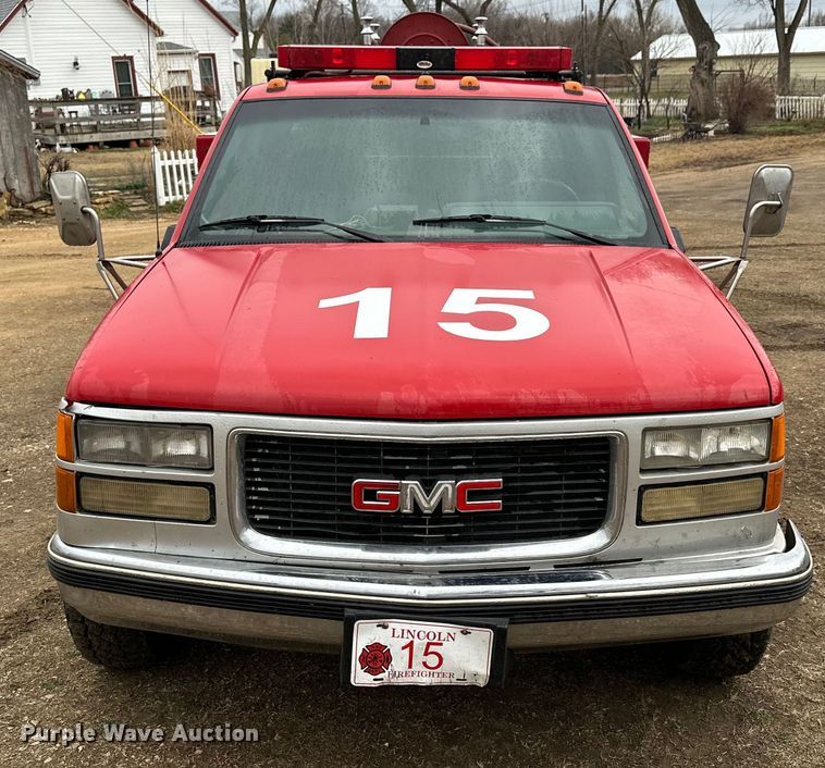 image for item NJ9432 1994 GMC Sierra 3500 pumper fire truck