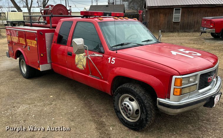 image for item NJ9432 1994 GMC Sierra 3500 pumper fire truck