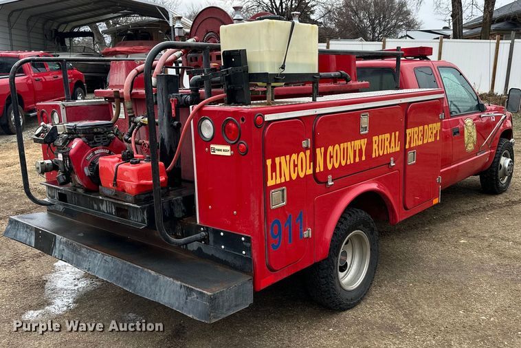 image for item NJ9432 1994 GMC Sierra 3500 pumper fire truck