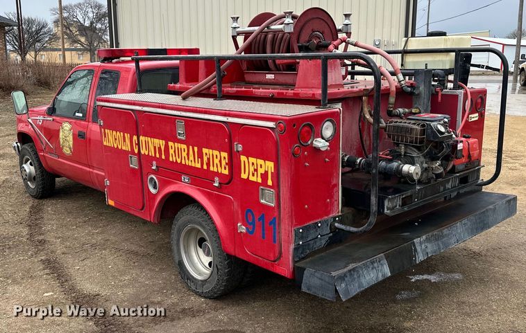 image for item NJ9432 1994 GMC Sierra 3500 pumper fire truck