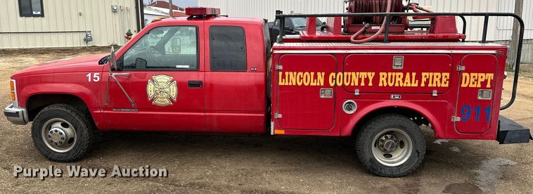image for item NJ9432 1994 GMC Sierra 3500 pumper fire truck
