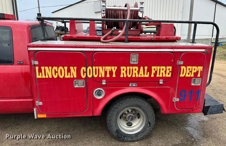 image for item NJ9432 1994 GMC Sierra 3500 pumper fire truck