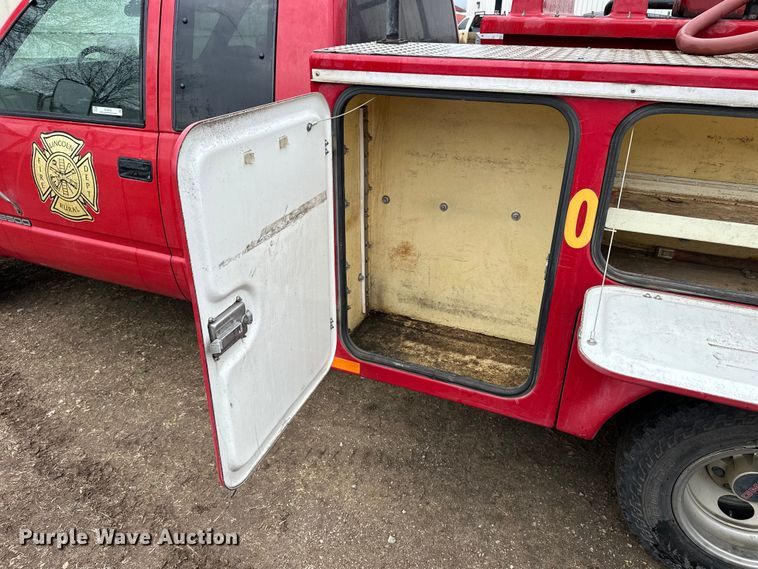 image for item NJ9432 1994 GMC Sierra 3500 pumper fire truck