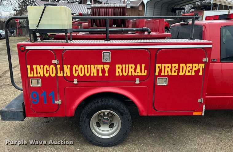 image for item NJ9432 1994 GMC Sierra 3500 pumper fire truck