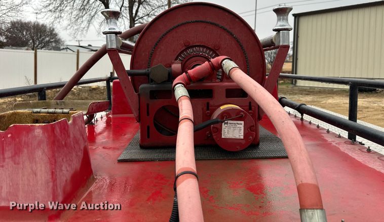 image for item NJ9432 1994 GMC Sierra 3500 pumper fire truck