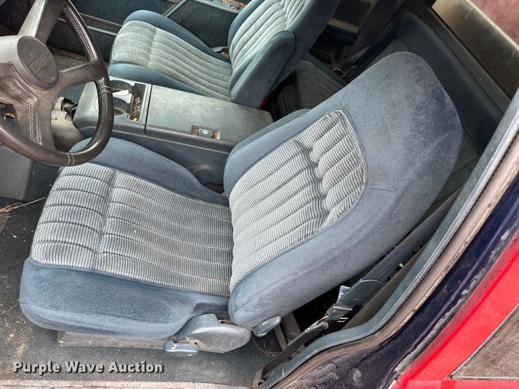 image for item NJ9432 1994 GMC Sierra 3500 pumper fire truck