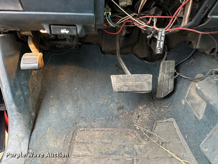 image for item NJ9432 1994 GMC Sierra 3500 pumper fire truck