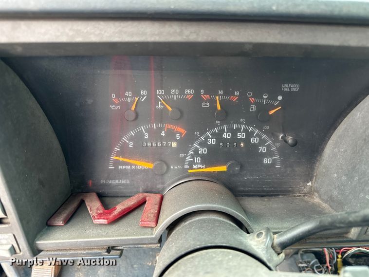 image for item NJ9432 1994 GMC Sierra 3500 pumper fire truck