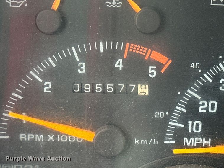 image for item NJ9432 1994 GMC Sierra 3500 pumper fire truck