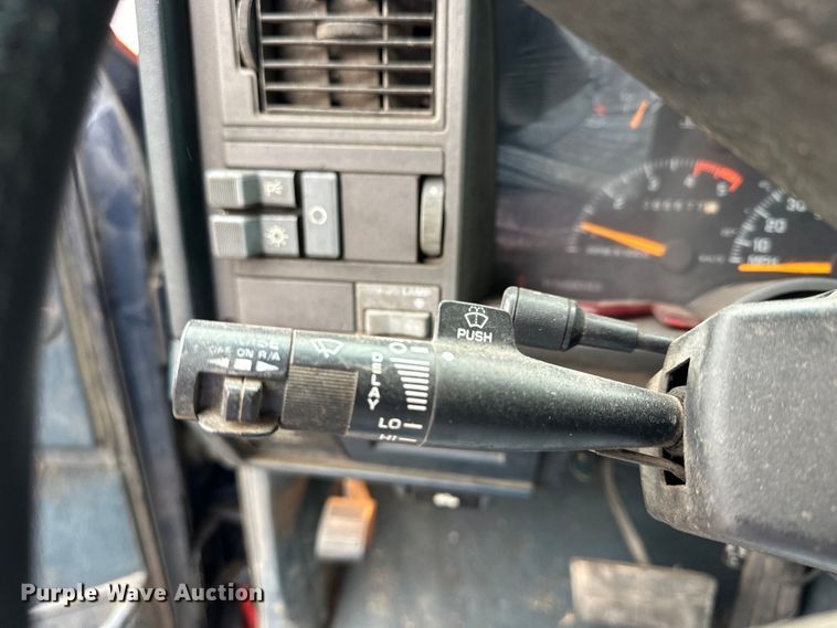 image for item NJ9432 1994 GMC Sierra 3500 pumper fire truck