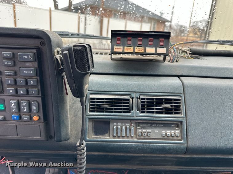 image for item NJ9432 1994 GMC Sierra 3500 pumper fire truck