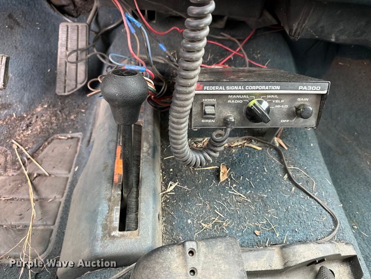 image for item NJ9432 1994 GMC Sierra 3500 pumper fire truck