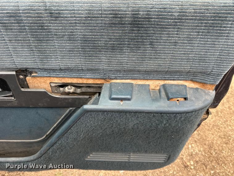 image for item NJ9432 1994 GMC Sierra 3500 pumper fire truck