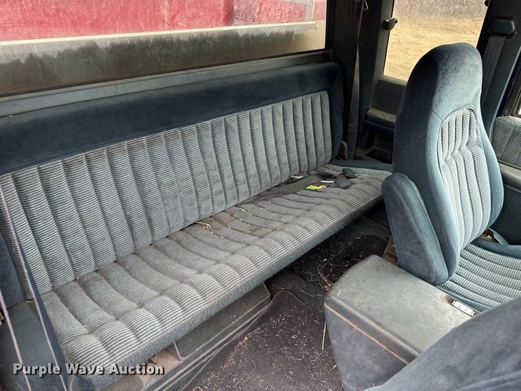 image for item NJ9432 1994 GMC Sierra 3500 pumper fire truck