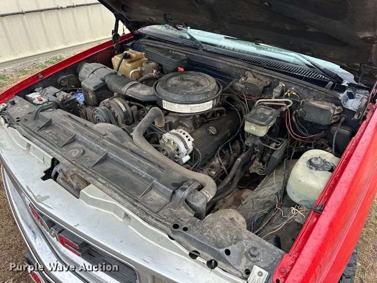 image for item NJ9432 1994 GMC Sierra 3500 pumper fire truck