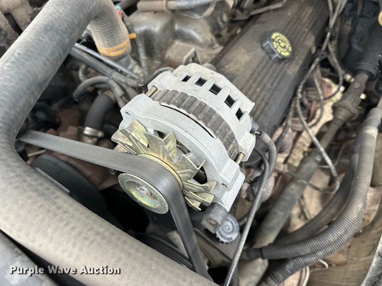 image for item NJ9432 1994 GMC Sierra 3500 pumper fire truck