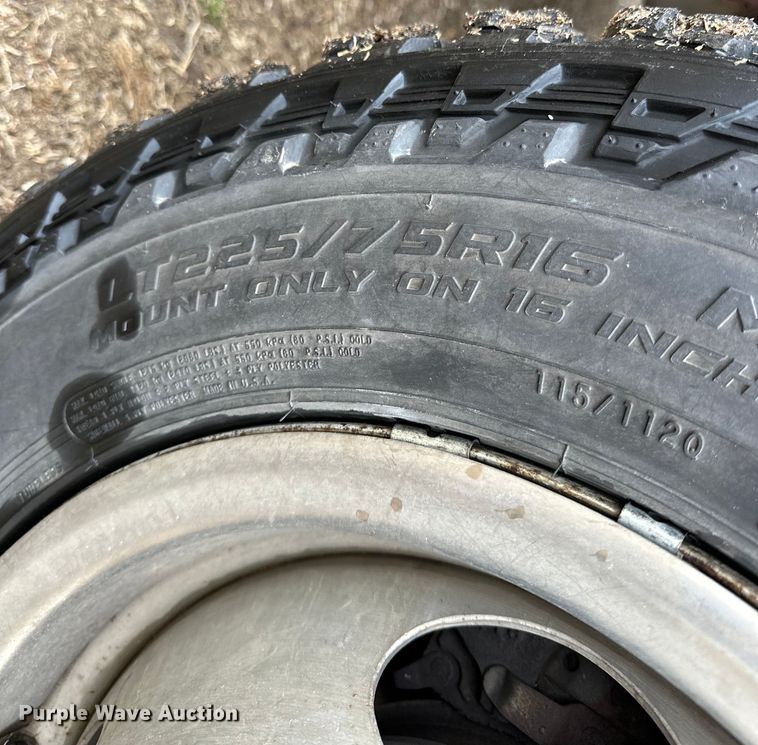 image for item NJ9432 1994 GMC Sierra 3500 pumper fire truck