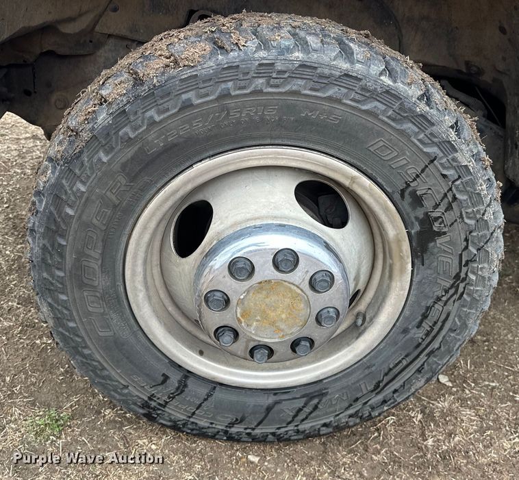 image for item NJ9432 1994 GMC Sierra 3500 pumper fire truck