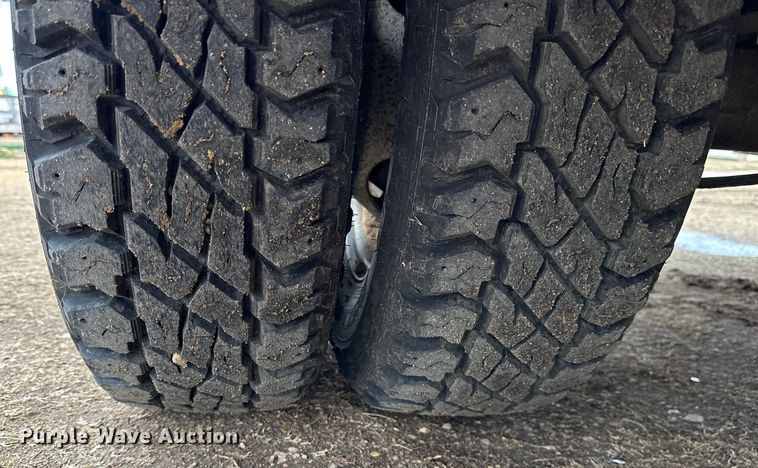 image for item NJ9432 1994 GMC Sierra 3500 pumper fire truck