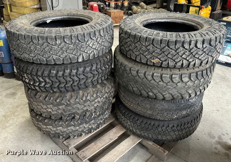 image for item NJ9435 (8) tires