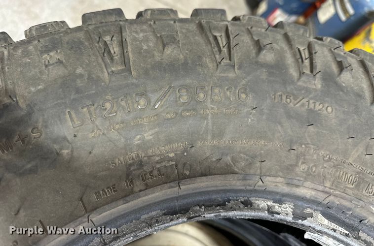 image for item NJ9435 (8) tires