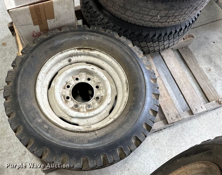 image for item NJ9435 (8) tires