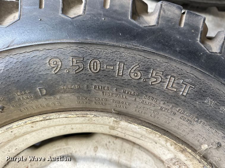 image for item NJ9435 (8) tires