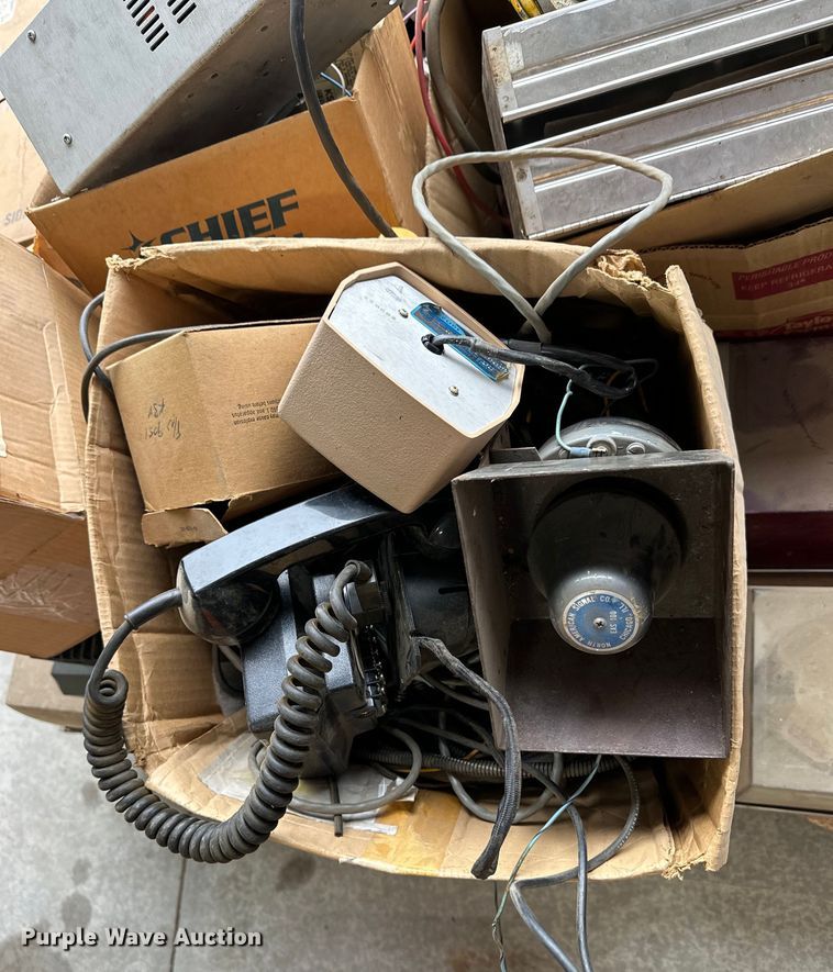 image for item NJ9440 Emergency services equipment