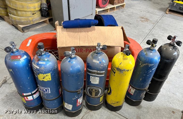 image for item NJ9442 Oxygen tanks