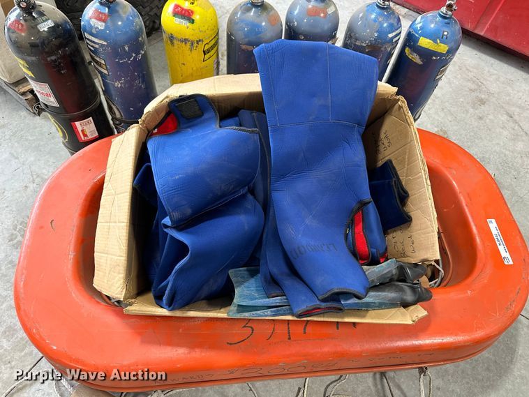 image for item NJ9442 Oxygen tanks