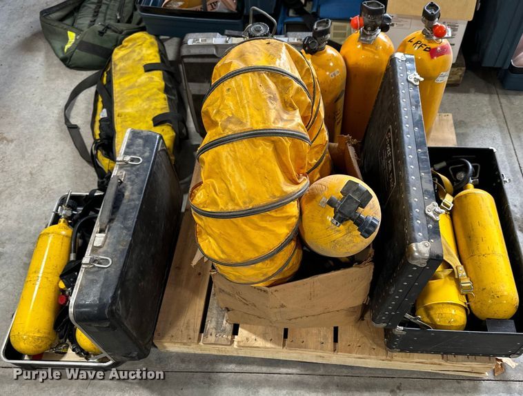 image for item NJ9442 Oxygen tanks