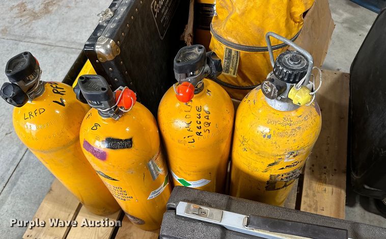 image for item NJ9442 Oxygen tanks