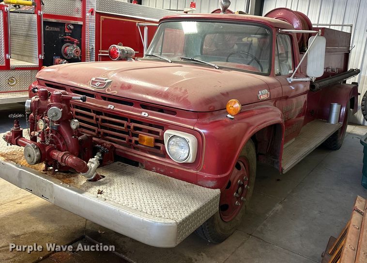 image for item NJ9445 1964 Ford 600 pumper fire truck